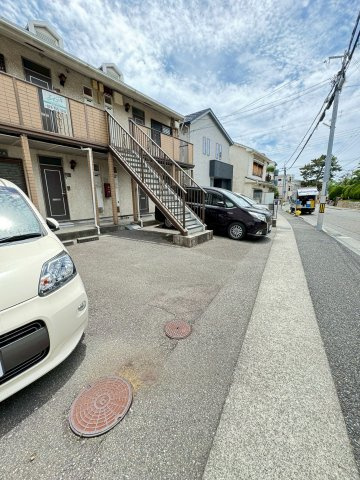 サニーヒル瑞ヶ丘の駐車場