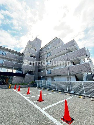 サザンリバー名谷の駐車場|駐車場があるので、車を買う予定の方も安心です
