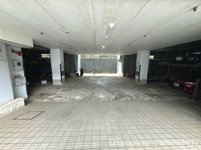 リズ東林間の駐車場|【駐車場】