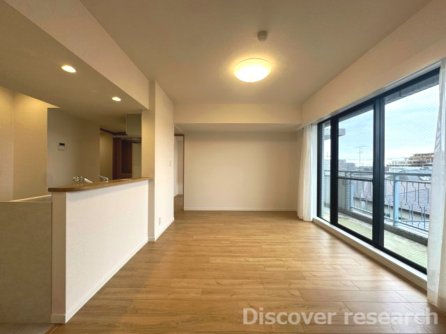 リズ東林間の居間・リビング|【LDK（約16.6帖）】