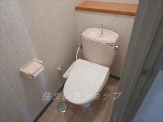 コーポ上迫のトイレ|２階のシャワートイレ（１階にも洋式トイレあり）