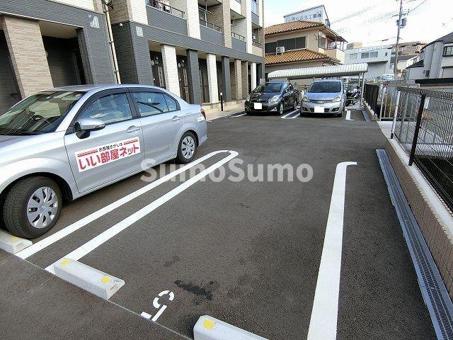 サージェ林　Ⅱの駐車場|駐車場に車を止められます