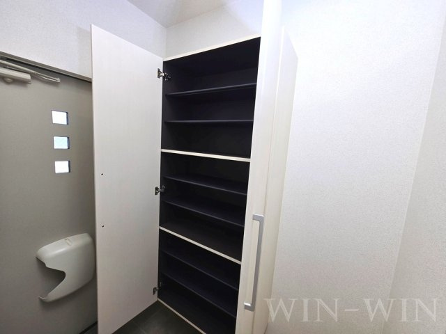 ライラック古並の玄関