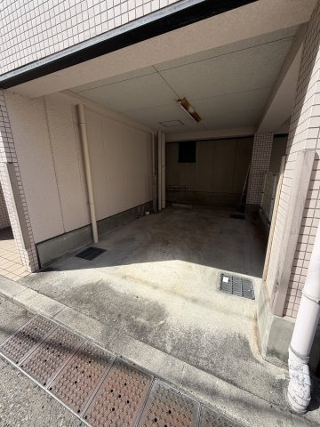 サイプレス板宿の駐車場