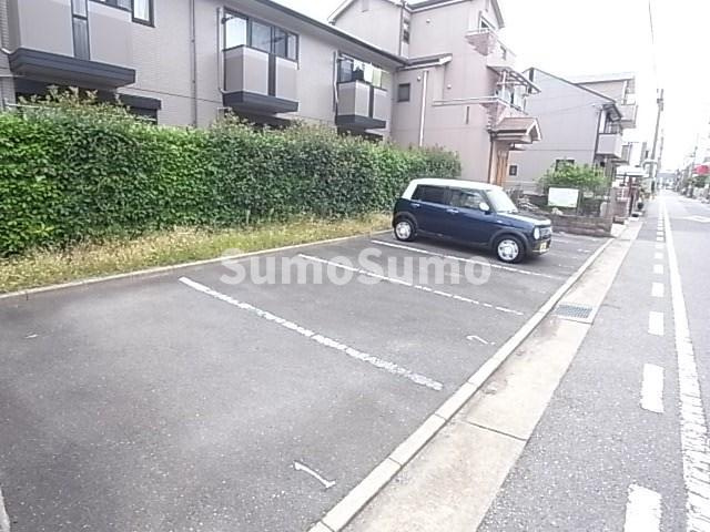 サニーコートの駐車場|駐車場完備です