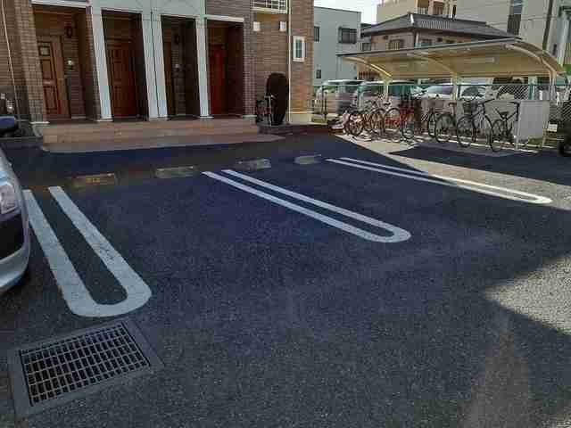 シャルム石原Ｃの駐車場