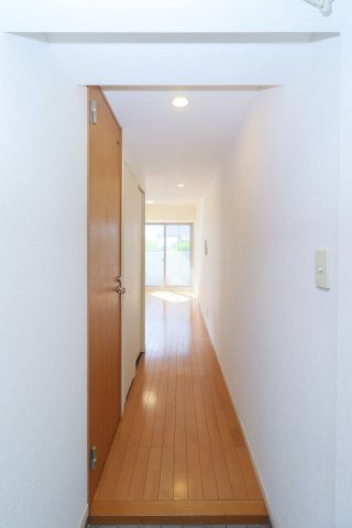 サヴォイバルビゾン　2階の玄関|別号室のものです。現状優先になります。