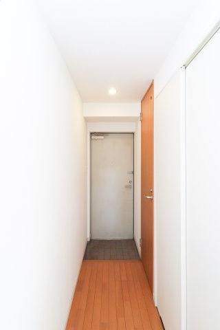 サヴォイバルビゾン　2階の玄関|別号室のものです。現状優先になります。
