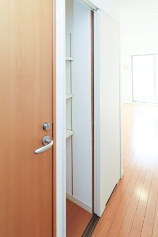 サヴォイバルビゾン　2階の収納|別号室のものです。現状優先になります。
