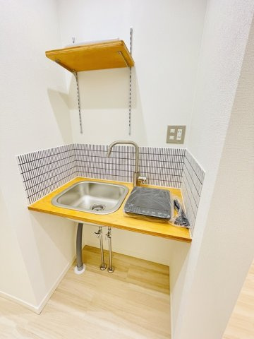 川崎市多摩区宿河原１丁目のアパートのキッチン