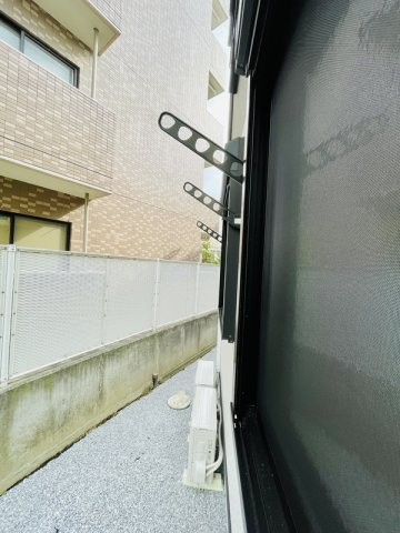 川崎市多摩区宿河原１丁目のアパートのバルコニー