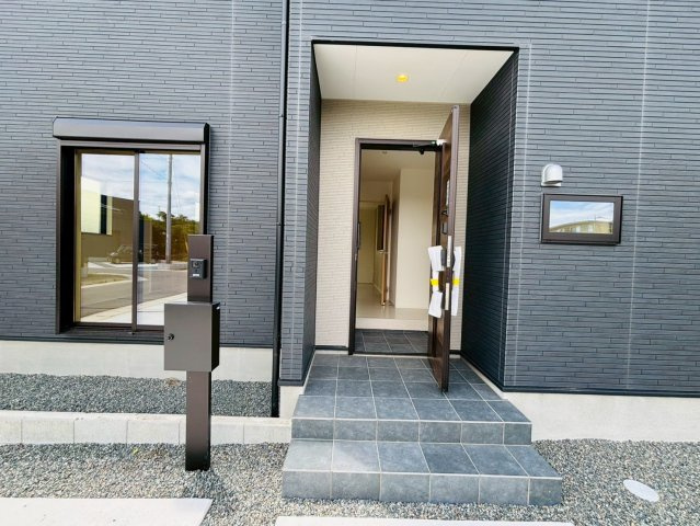 よかタウン／南区元三町1丁目3期／8号棟のエントランス