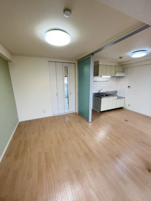 【居間・リビング】 | 第12高光マンション