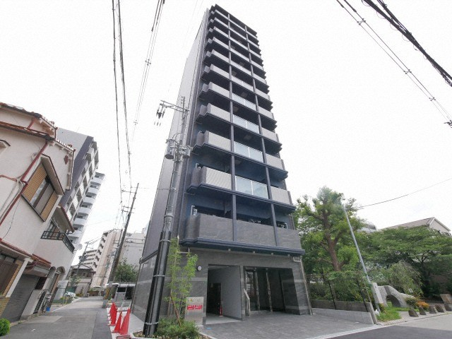 プレイシズ シンオオサカの外観