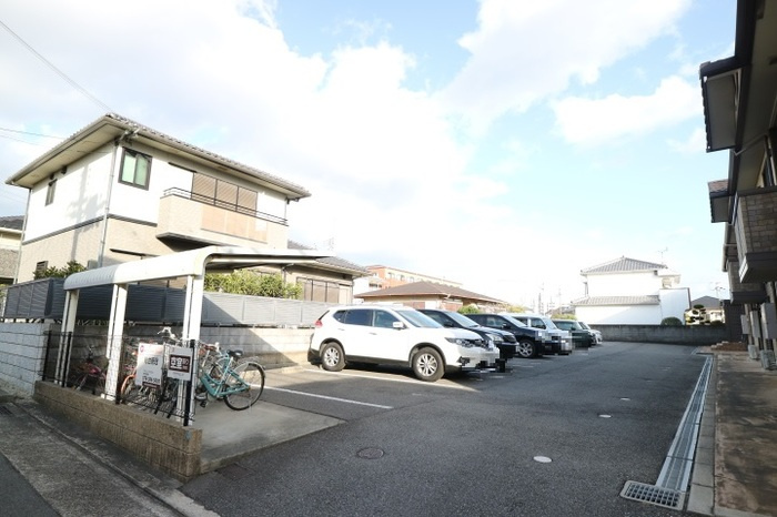 シーショア五色山　A棟の駐車場