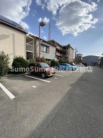 サンライズ立花ハイツの駐車場|車をお持ちの方に嬉しい駐車場付きの物件です