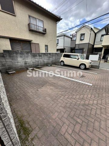 サントールⅥの駐車場