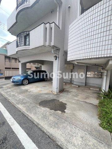 ヴィンテージ御影の駐車場