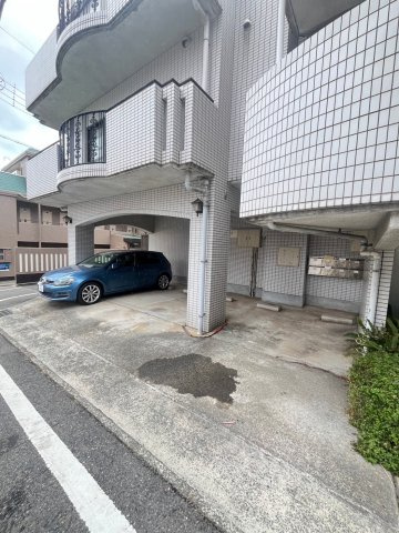 ヴィンテージ御影の駐車場