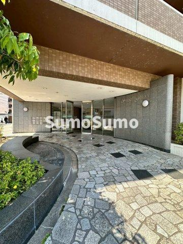 サンジェラン　マンションのエントランス