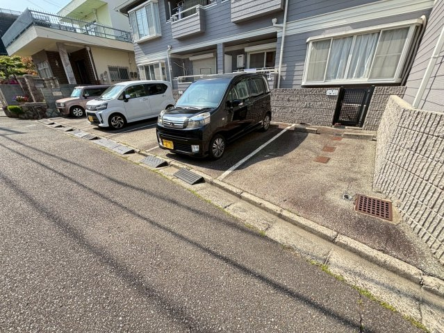 サン・ウェストⅠの駐車場