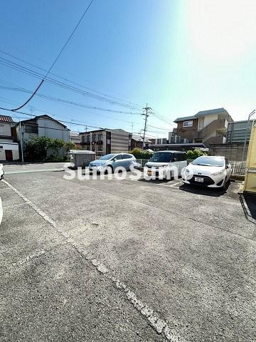 ヴァンベール園和の駐車場