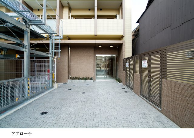 サヴォイザ・ティファナ　4階のエントランス