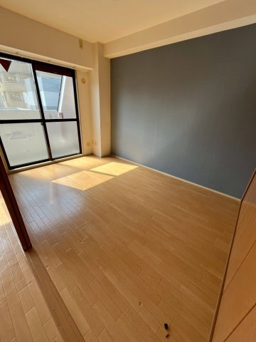 うはら甲子園口ビルの寝室