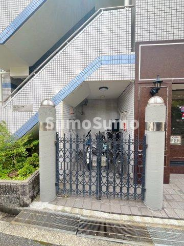ウエストコート芦屋のエントランス
