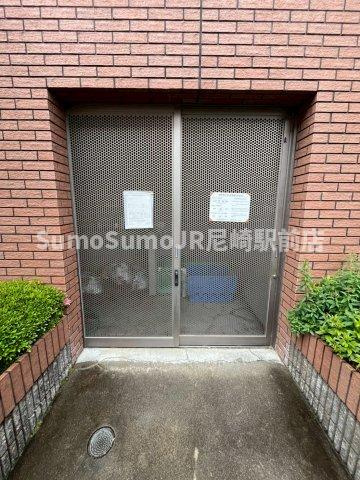 ウエストコート新大阪のエントランス