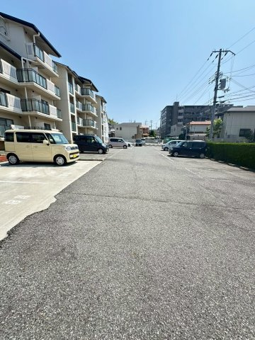サンフローラ南別府の駐車場