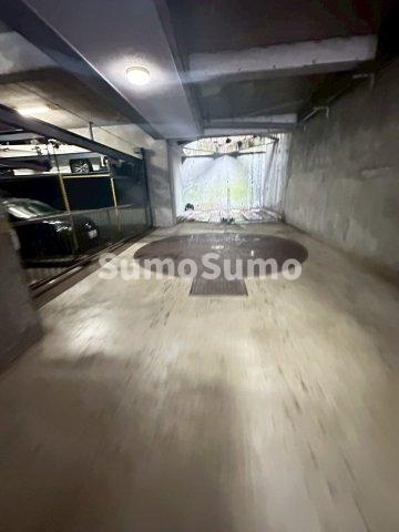 ヴァーチュアスあさぎりの駐車場|車をお持ちの方に嬉しい駐車場付きの物件です