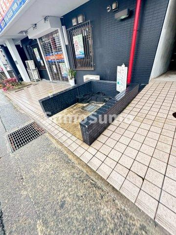 ヴァーチュアスあさぎりのエントランス|落ち着いたエントランスです