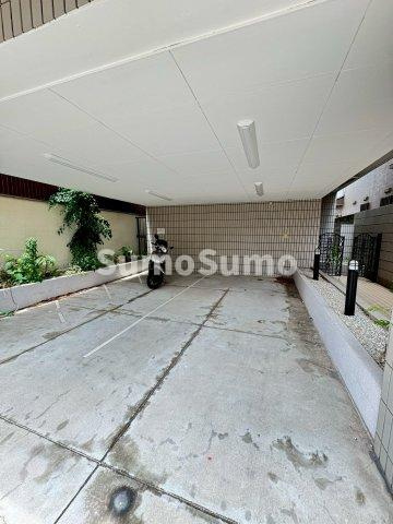 サンパレス２１垂水の駐車場|駐車スペースもあります