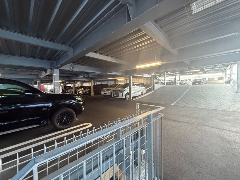 ジークレフ・ジオ神戸本山の駐車場