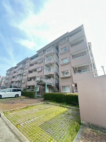 サンハイツ貴崎　５号棟の外観