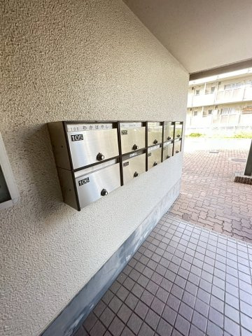 サンハイツ貴崎　５号棟のロビー