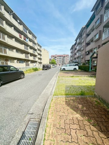 サンハイツ貴崎　５号棟の駐車場