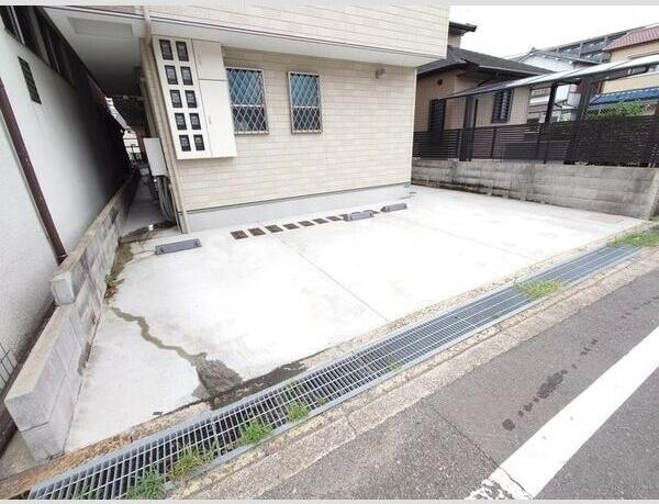 ウエスト明石の駐車場
