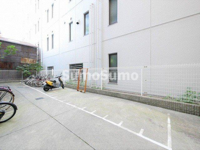 インペリアル靭本町の駐車場|外観も気になるポイント