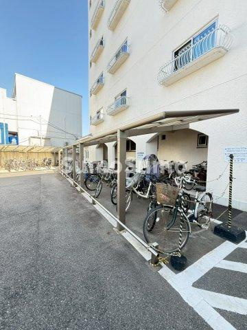 シーサイドパレス錦明館の駐車場|駐車場があるので、車を買う予定の方も安心です