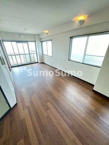 ヴィユー歌敷山の居間・リビング
