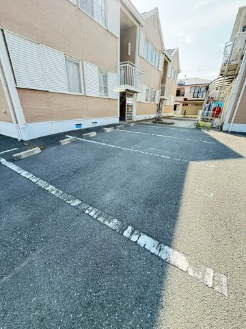 ウィンディアの駐車場