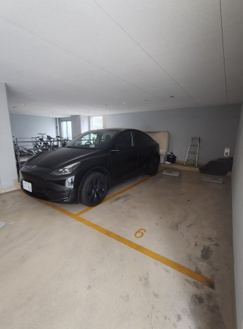 インベスト神戸エアフロントの駐車場