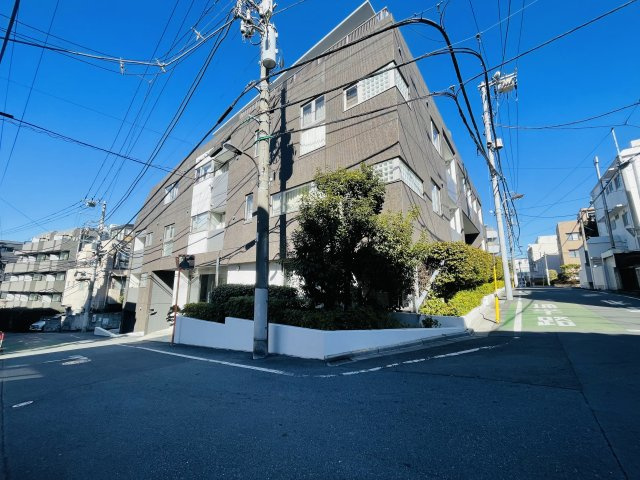 アクティス高田馬場四丁目の外観