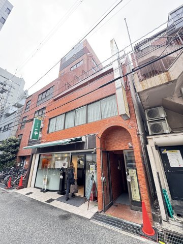 サンハイツ三宮のエントランス