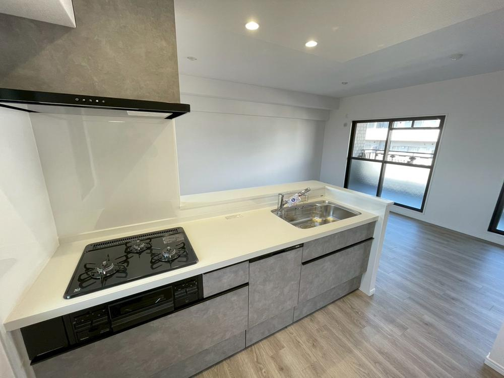 メロディーハイム守口参番館のキッチン|システムキッチン
■物件内覧・資金計画相談・住宅ローン相談、リフォーム相談、お問合せ受付中■
※当日・翌日のご内覧、ご相談はお電話でのお問合せがスムーズです！