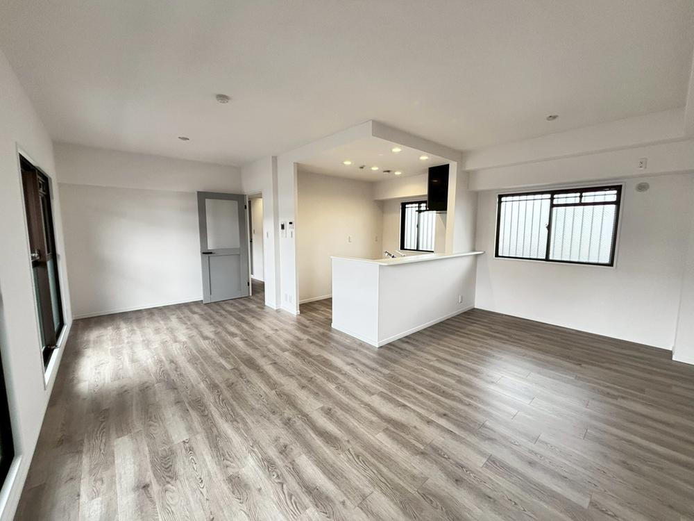 メロディーハイム守口参番館のキッチン|LDK19.0帖
■物件内覧・資金計画相談・住宅ローン相談、リフォーム相談、お問合せ受付中■
※当日・翌日のご内覧、ご相談はお電話でのお問合せがスムーズです！