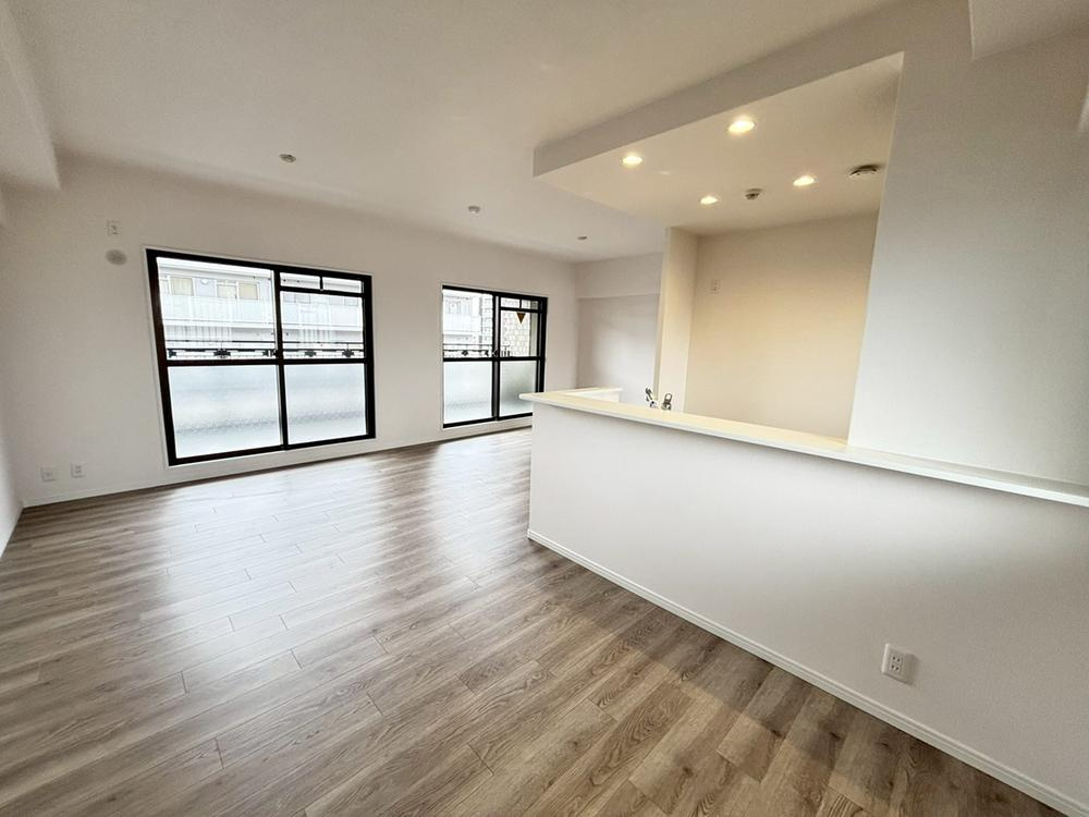 メロディーハイム守口参番館のダイニング|LDK19.0帖
■物件内覧・資金計画相談・住宅ローン相談、リフォーム相談、お問合せ受付中■
※当日・翌日のご内覧、ご相談はお電話でのお問合せがスムーズです！