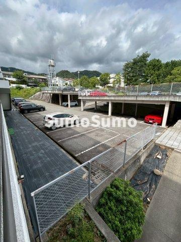 サンヒルズ芦屋Ⅰの駐車場